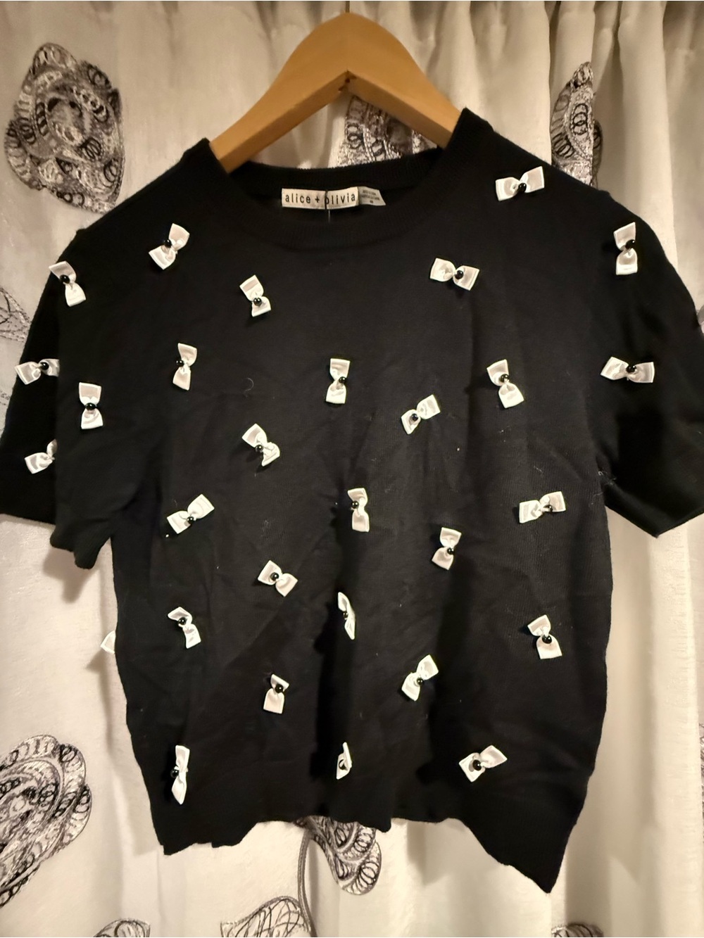 Alice + Olivia Black Bow Sweater M NWT White Satin Bows Pearl Bead $375